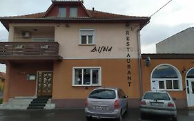 Alfoeld Panzio & Etterem